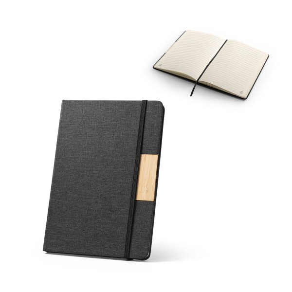 MÁRQUEZ. Notizbuch im Format A5 mit festem Einband aus 100 % recyceltem PET-Gewebe und linierten Sei